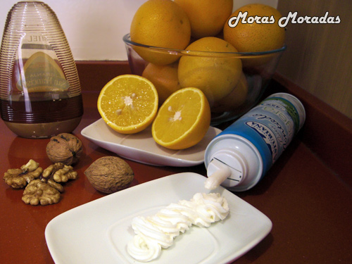 ingredientes para hacer naranjas con nata, miel y nueces ingredientes para hacer naranjas con nata, miel y nueces