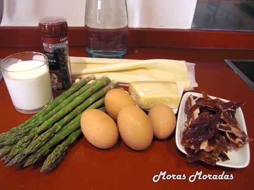 ingredientes para hacer una quiche de espárragos verde y jamón serrano ingredientes para hacer una quiche de espárragos verde y jamón serrano