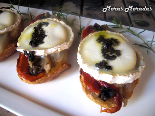 torrada de escalivada y queso de cabra torrada de escalivada y queso de cabra