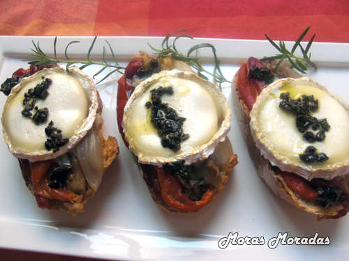 tosta de escalivada y queso de cabra tosta de escalivada y queso de cabra