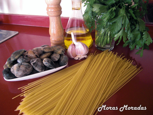 ingredientes para hacer espaguetis con almejas