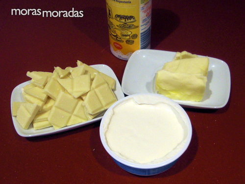 ingredientes para hacer crema de mantequilla al chocolate blanco