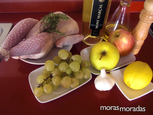 ingredientes para hacer la pularda asada con manzanas y uvas