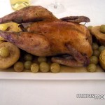 pularda asada con manzanas y uvas