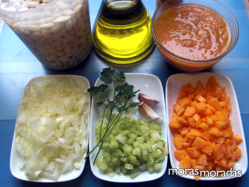 ingredientes para hacer alubias con verduras