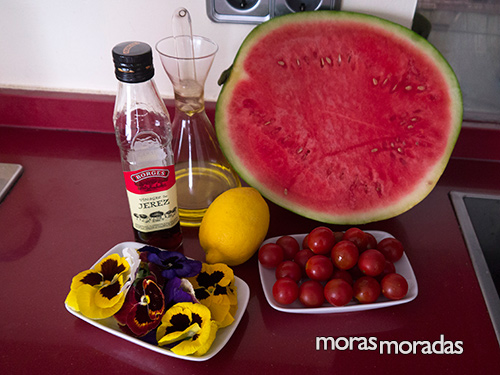 ingredientes para hacer pinchito de tomate con sandía